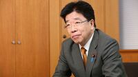 Interview｜厚生労働相 加藤勝信 ｢制度の悪用企業は厳正に指導｣