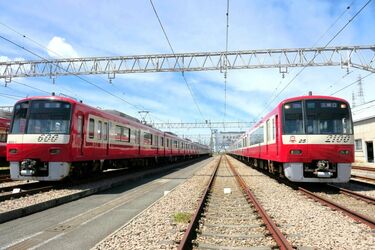 京急のフラッグシップ車両｢2100形｣が放つ異彩 日中は特別料金不要の2