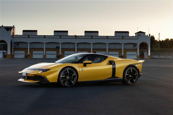 オレンジがかったイエローが鮮やかなGIALLO AMBRAのボディカラー