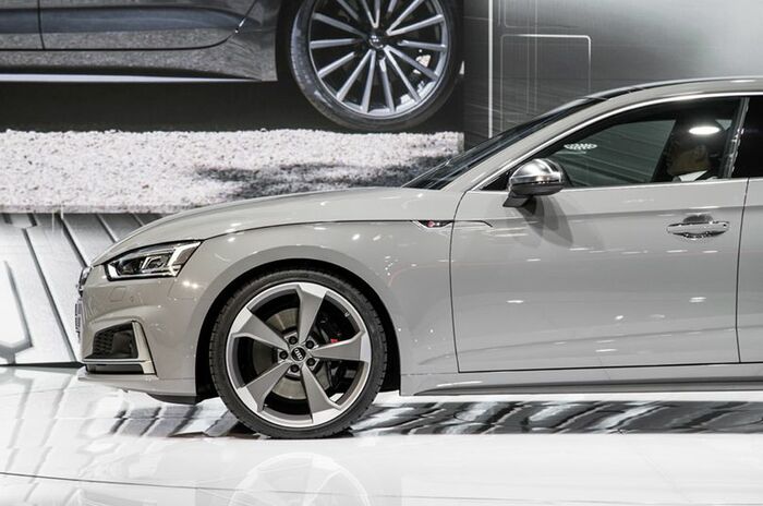 アウディ S5 スポーツバック｜Audi S5 Sportback