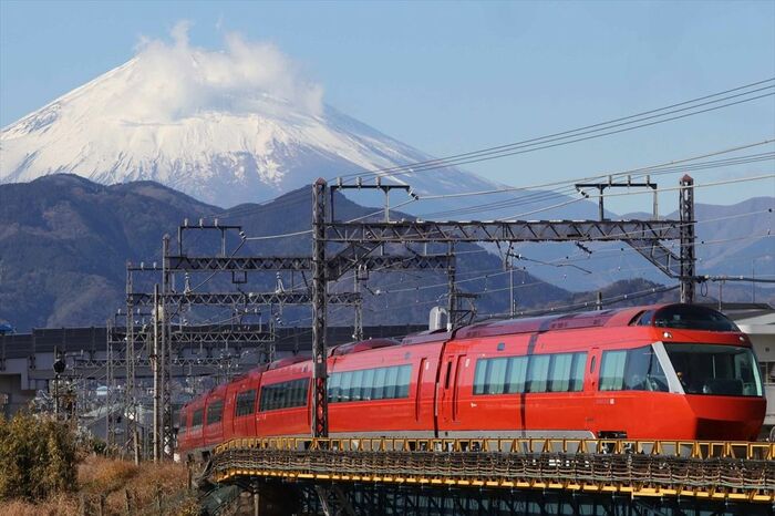 富士山をバックに走るGSE