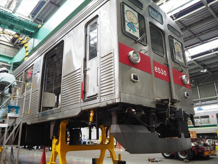 既に台車は取り外してある