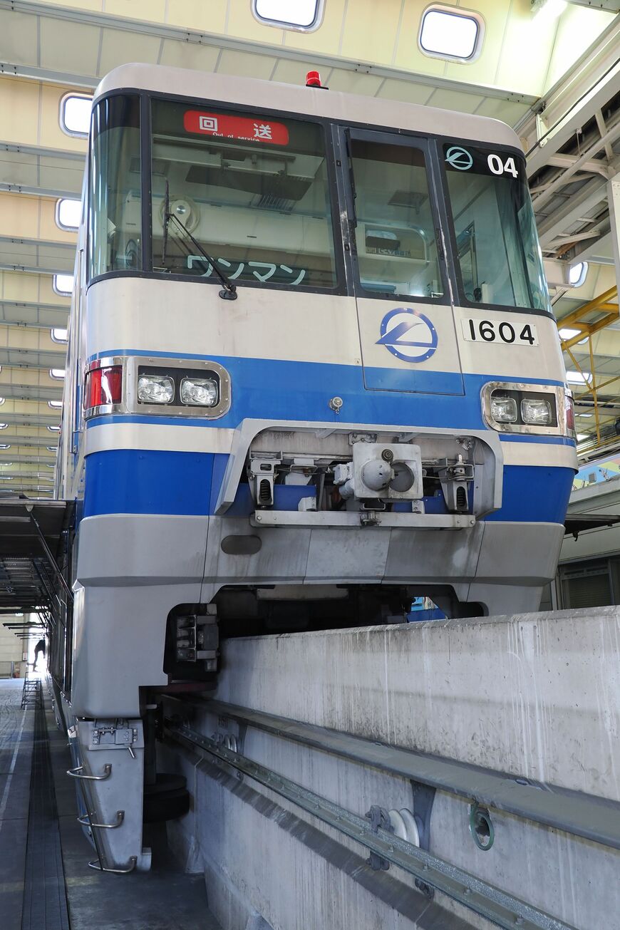 大阪モノレール　1000系04編成