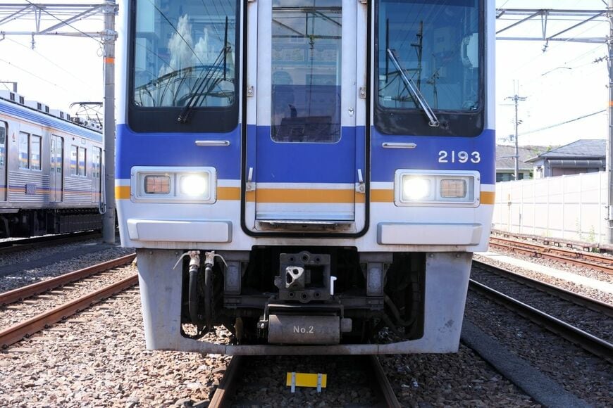 以前はシールドビームだった前照灯はLEDに（記者撮影）
