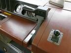 ワンハンドルマスコンは右手で操作する形だ
