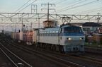 JR発足後に増備されたEF66はスタイルを一新した