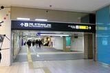 JR線と地下鉄線の天王寺駅とは地下でつながる（記者撮影）