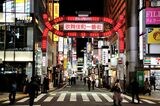 日本人はもちろんインバウンド客にも人気の歓楽街・歌舞伎町（撮影：梅谷秀司）