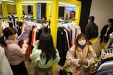 開店直後のフォーエバー21のポップアップストア（21日･渋谷）Photographer: Kentaro Takahashi/Bloomberg