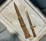 不燃ごみから出てきた銃剣