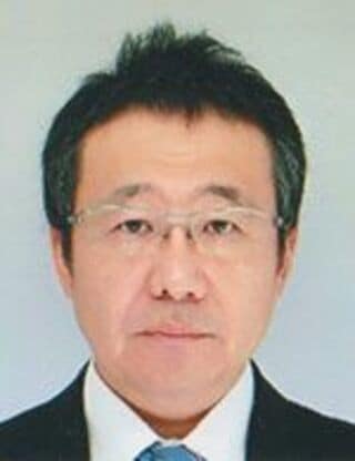 山田 洋一（やまだ・よういち）北海道公立小学校教諭、公認心理師1969年北海道札幌市生まれ。北海道教育大学旭川校卒業。北海道教育大学教職大学院修了（教職修士）。2年間私立幼稚園に勤務した後、公立小学校の教員になる。自ら教育研修サークル北の教育文化フェスティバルを主宰し、柔軟な発想と、多彩な企画力による活発な活動が注目を集めている。日本学級経営学会理事。著書に『子どもの笑顔を取り戻す！「むずかしい学級」ビルドアップガイド 』『子どもの笑顔を取り戻す! 「むずかしい学級」リカバリーガイド』（いずれも明治図書）などがある（写真：山田氏提供）