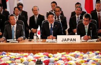 安倍首相､4月27日の南北会談を｢成功｣と称賛