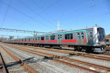 東急田園都市線5000系｢標準車両｣らしい安定感 実はJR東車両がベース