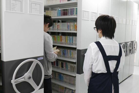 品川翔英中学・高等学校の図書室「INNOMAG(イノマグ)」