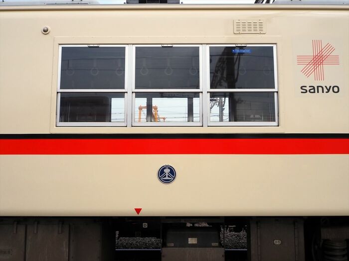 これは鋼製車と同じ塗装のアルミ車