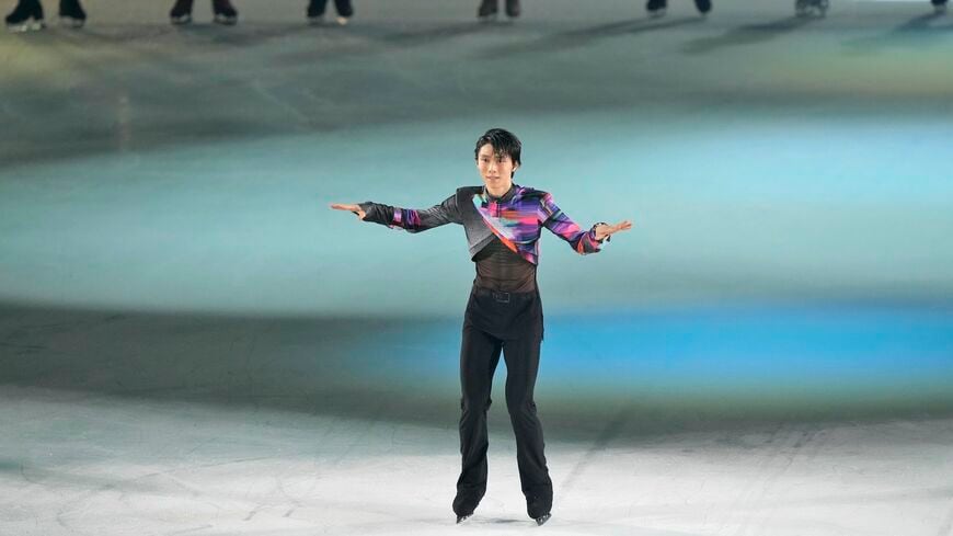 全演目終了後、会場に向けて「一旦静かに」と促す羽生結弦さん／「ファンタジー・オン・アイス2023」2023年5月26日 幕張公演初日（撮影：梅谷秀司）