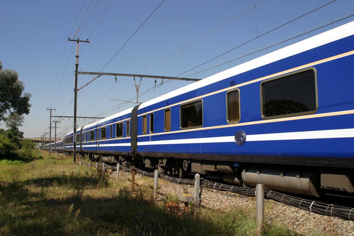 南アフリカの豪華列車「ブルートレイン」