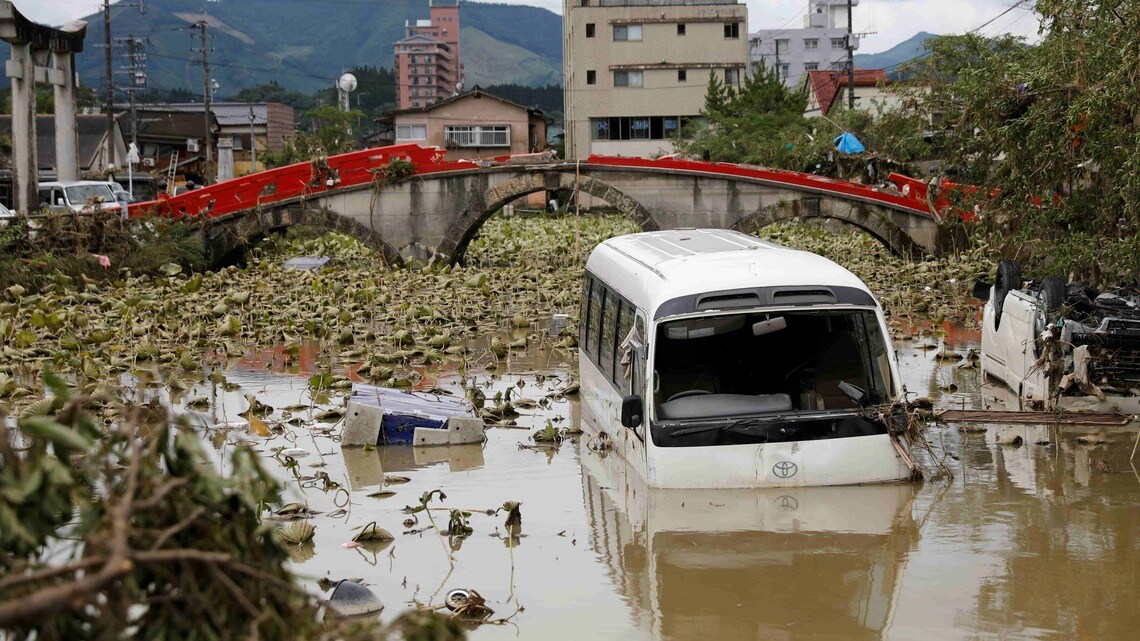 集中豪雨による球磨川氾濫によって多くの地域が甚大な被害を受けた（写真：REUTERS／Kim Kyung-Hoon）