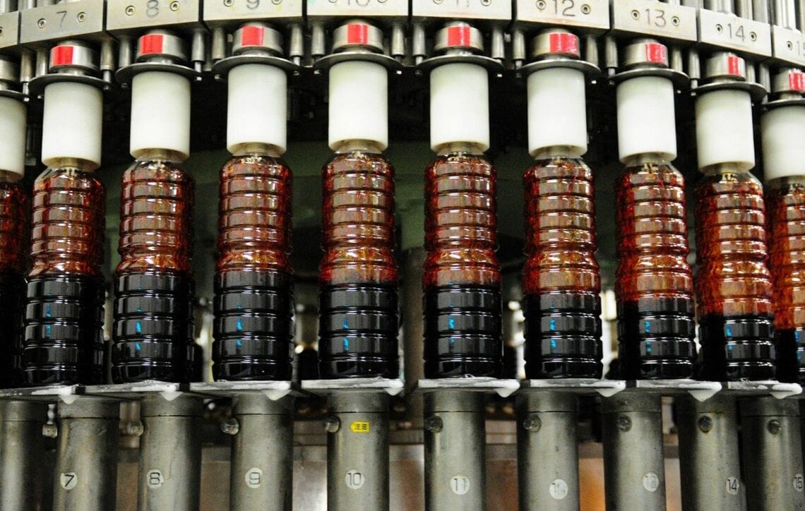 しゅうゆの充填工程