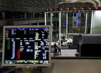 日経平均株価は4日続伸､売買代金は2兆円割れ 材料乏しくても買われやすい地合いは継続か