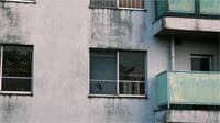 築40年以上の築古マンション｢"住人のいる廃墟"となるか､所有権を売るか…｣ 建て替えできるマンションの《3つの条件》