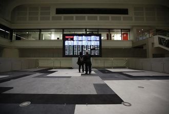 日経平均は大幅続落､一時300円超安に