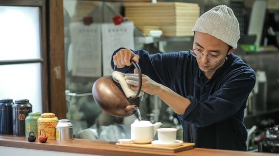 古い写真館をリノベーションしたカフェ