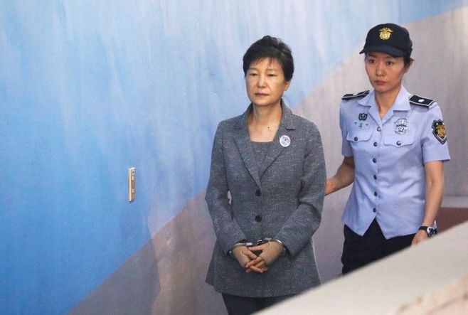 韓国検察､朴槿恵前大統領に懲役30年求刑