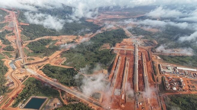 アフリカの｢巨大鉄鉱山｣､中国主導で"爆速"開発