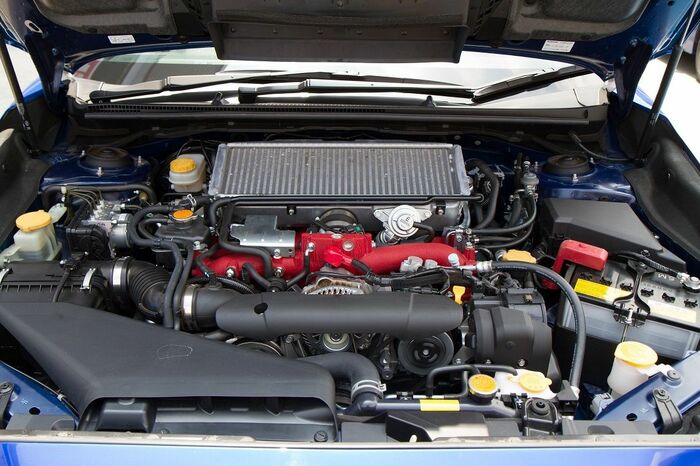 WRX STIに搭載されるエンジンは信頼の「EJ20」