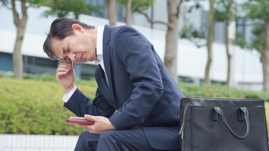 仕事相手に好き嫌いなどの感情は持つ必要がないという（写真：プラナ／PIXTA）