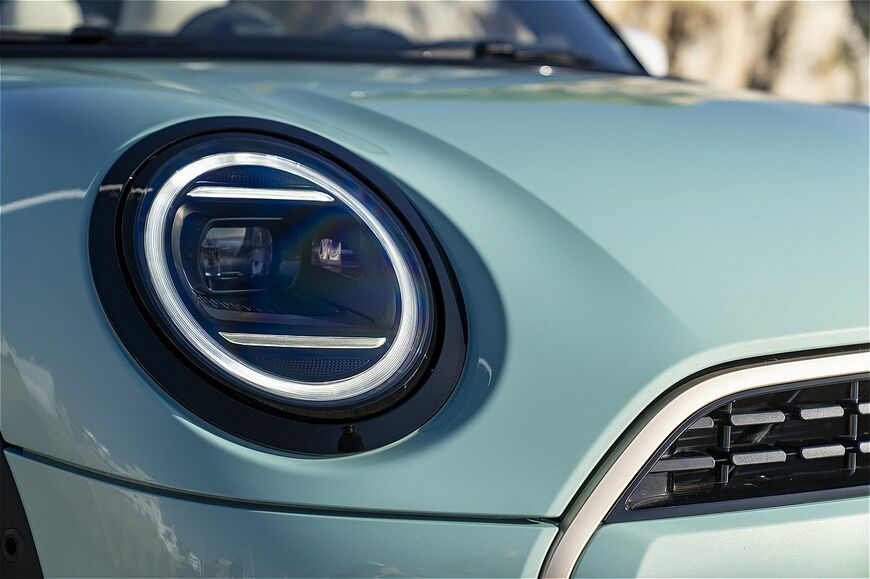 MINI（ミニ）の新型「ミニ・クーパー・コンバーチブルS」（写真：MINI）