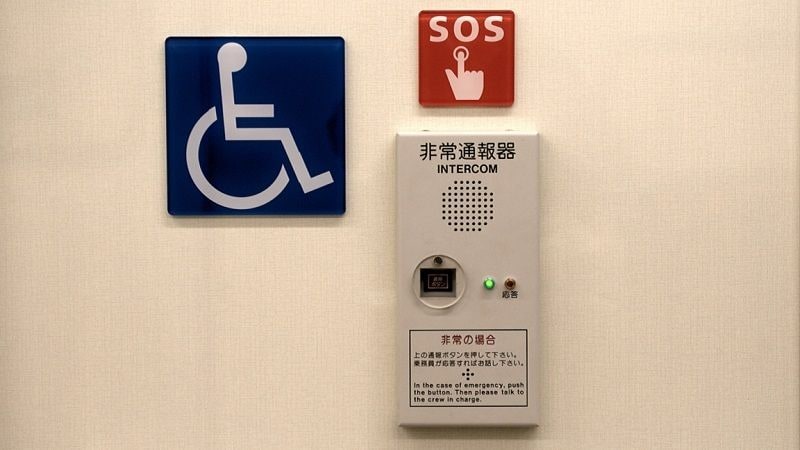 電車非常ボタン｣意外に違う各社の緊急対応 トラブル発生！すぐ停車？次