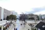枚方市役所前の広場