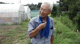 トルコギキョウの栽培にいそしむ高田秀光さん（撮影：筆者）