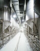 小樽ビール銭函醸造所の貯酒タンク（提供：アレフ）
