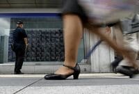 日経平均は続落､円高重荷で2万円割れ 日米の政治情勢意識､一時は200円近く下落