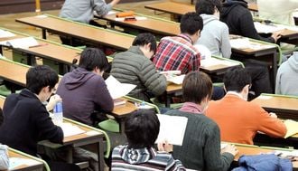 私立大学の授業料､なぜ右肩上がりなのか