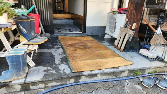玄関の動線と滑らない工夫が大切