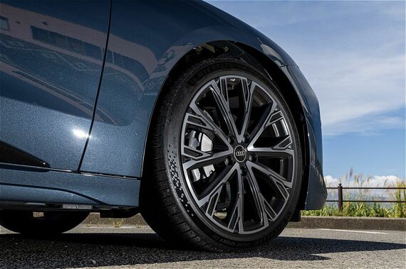 A6アバントe-tronのタイヤ＆ホイール