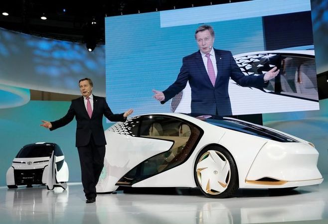 トヨタ副社長｢電気自動車は近い将来のカギ｣