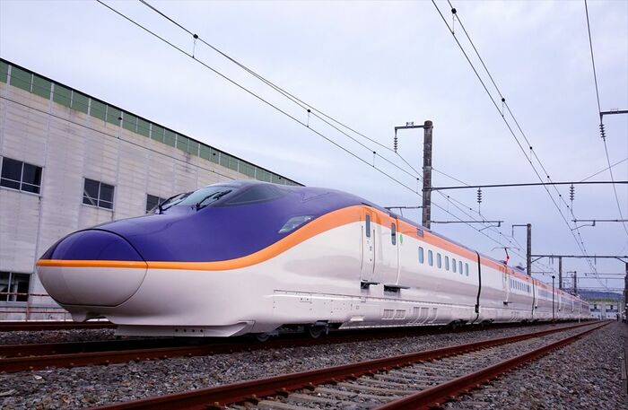 山形新幹線の最新型E8系