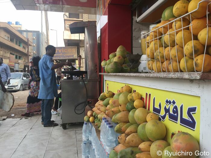 フレッシュジュース売り場　安くて美味い