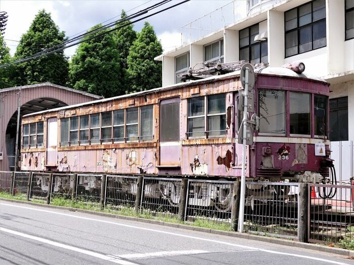 川口市の青木町公園に置かれていた当時のデハ230形