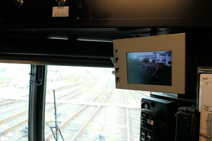 カメラの映像は運転台に表示される