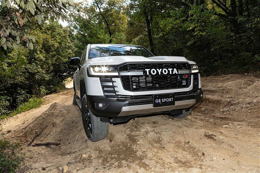 トヨタ「ランドクルーザー300 GR SPORT」（写真：トヨタ自動車）