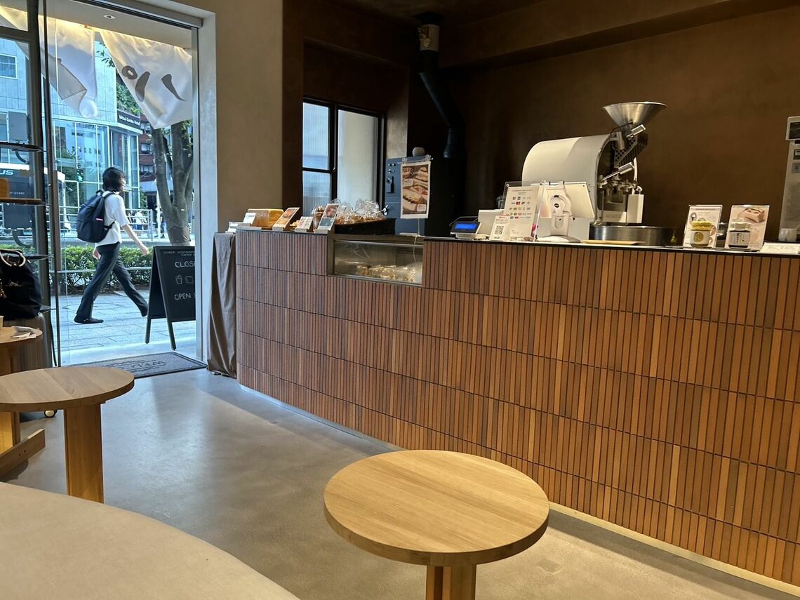 『GINZA NISHIKAWA COFFEE ROASTERY』の内観（写真：筆者撮影）