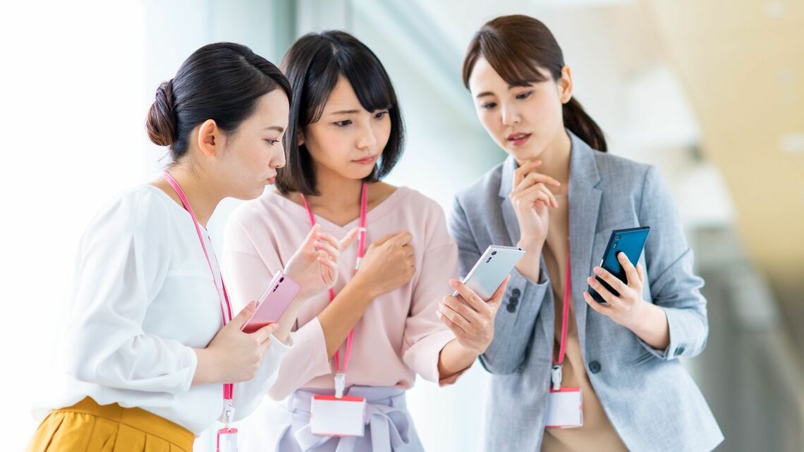 ビジネスでのSNS運用がうまくいかない人が陥りがちな「4つのNG」を紹介します（写真：takeuchi masato／PIXTA）