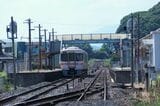 田丸駅に停車する普通列車。参宮線は基本的にワンマン運転（記者撮影）