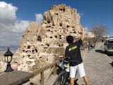 トルコのカッパドキア。ウーバー配達員らしく、レンタルサイクルで現地を移動した（筆者撮影）